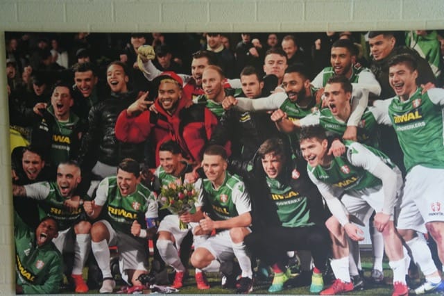 Feest voor FC Dordrecht met overwinning op NAC Breda, kwalificatie voor de play-offs bezegeld