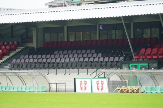 FC Dordrecht blijft in race om directe promotie na droomstart in eigen huis